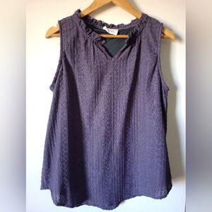 Betsey's Boutique Eyelet V-Neck Tank Sleeveless Top - Size Medium - Lavender
